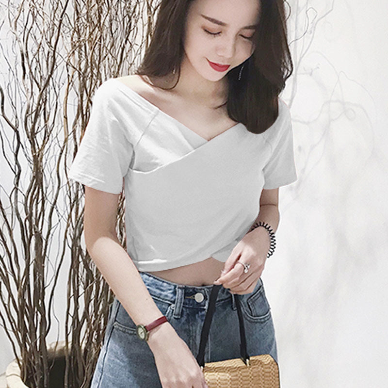 V-shaped Cross-over Off-the-shoulder Cropped Top